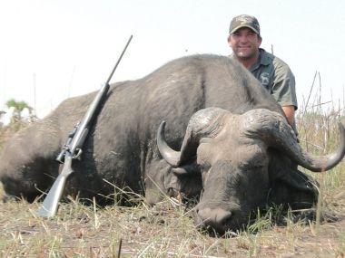 CapeBuffalo-hunting03-th.jpg