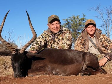 Impala-hunting10-th.jpg