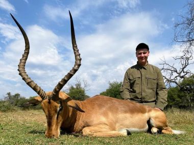 Impala-hunting19-th.jpg