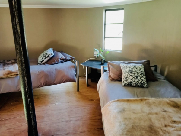 LikhuluSafaris-Accommodation-003-1-th.jpg