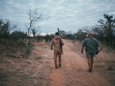 LikhuluSafaris-Hunting-Scenes-07-th.jpg