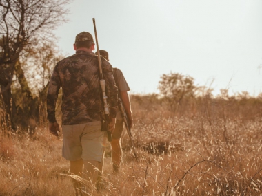 LikhuluSafaris-Hunting-Scenes-27-th.jpg