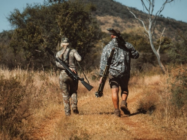 LikhuluSafaris-Hunting-Scenes-40-th.jpg