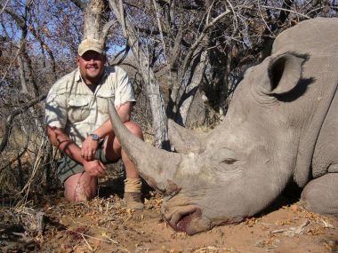 Rhino-hunting01-th.jpg